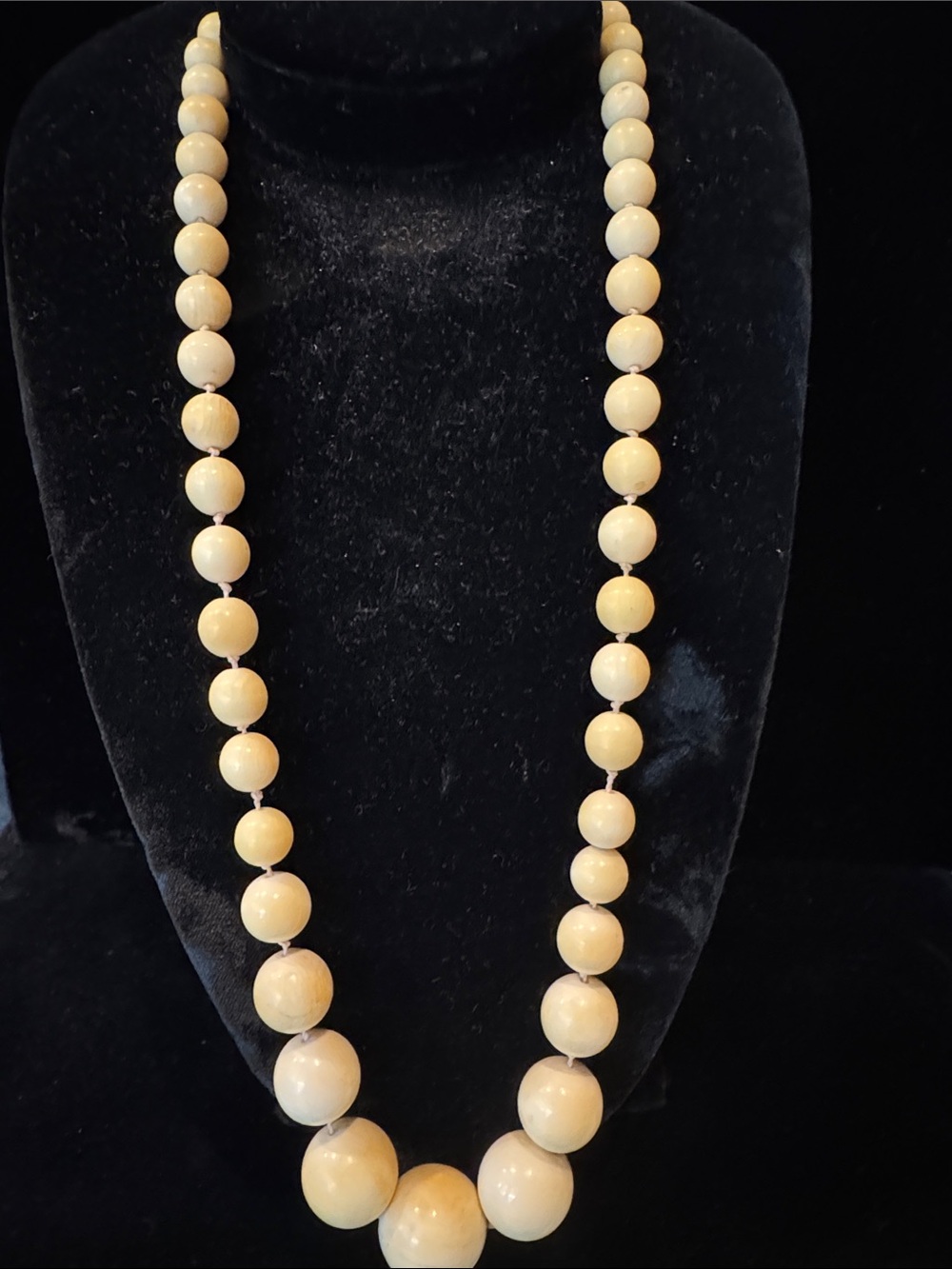 Beautiful Vintage/Antique Hand-Knotted Creamy Ivory Beaded Statement Necklace